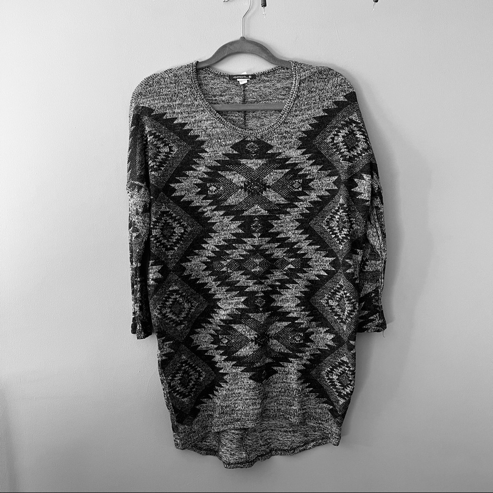 Silvergate Aztec print grey 3/4 sleeve pullover sweater
